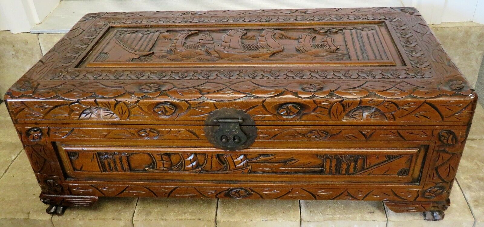 ORIENTAL BEAUTIFUL VINTAGE HAND CARVED WOOD ORNATE TRUNK/CHEST
