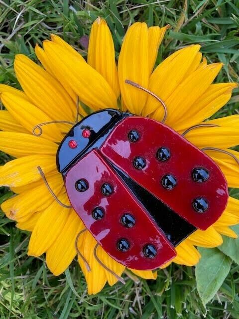 Beautiful Bright Red/black Glass Ladybug Figurine/paperweight/garden Decor