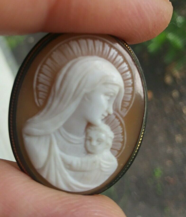 Virgin Mary Hand Carved Shell Cameo In Silver Frame Pendant / Brooch.