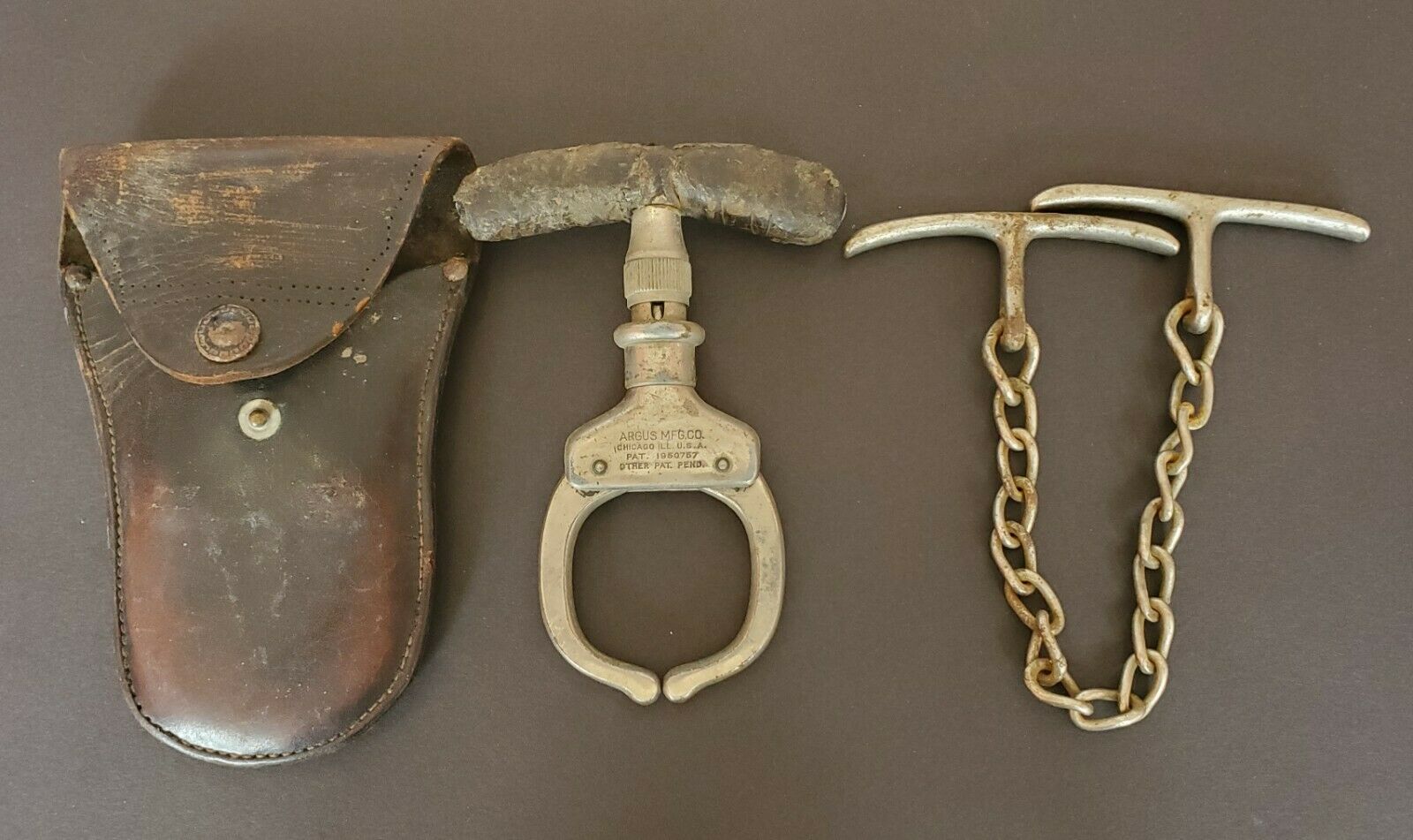 1930s Argus Mfg Iron Claw nipper and Chain Come along